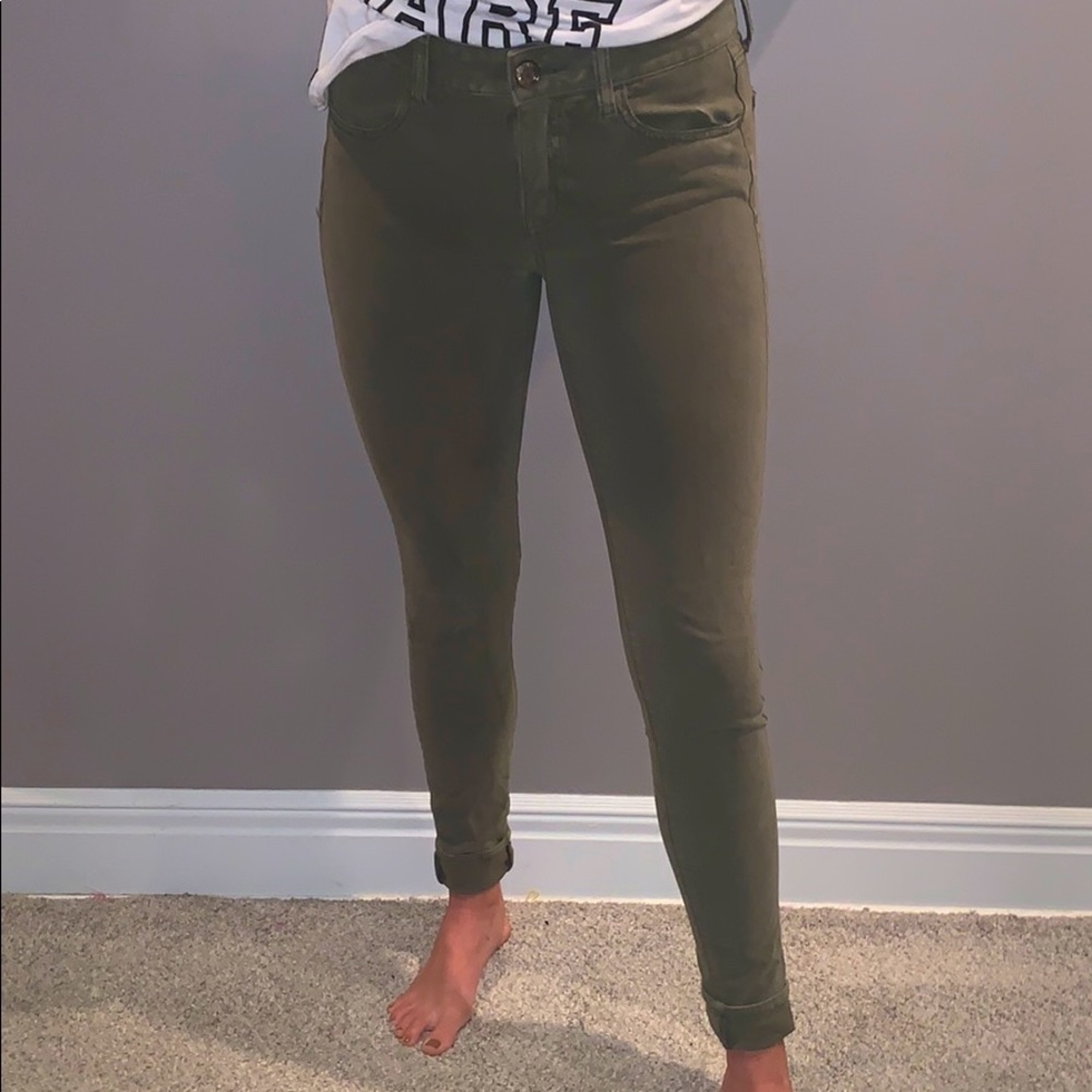OLIVE GREEN AMERICAN EAGLE JEGGINGS/JEANS
